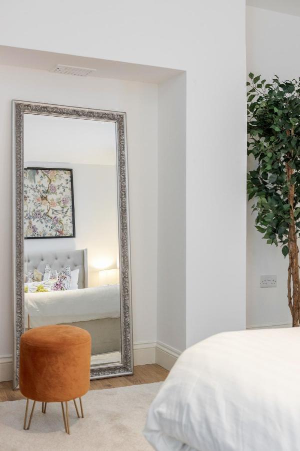 Elegant 3Bed Apartment In Kensington Olympia London Exterior photo